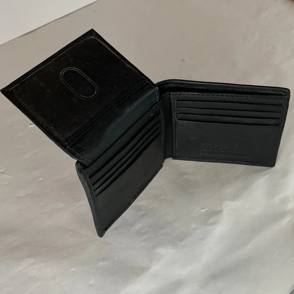 Stone Mountain Black Leather Wallet Card Holder